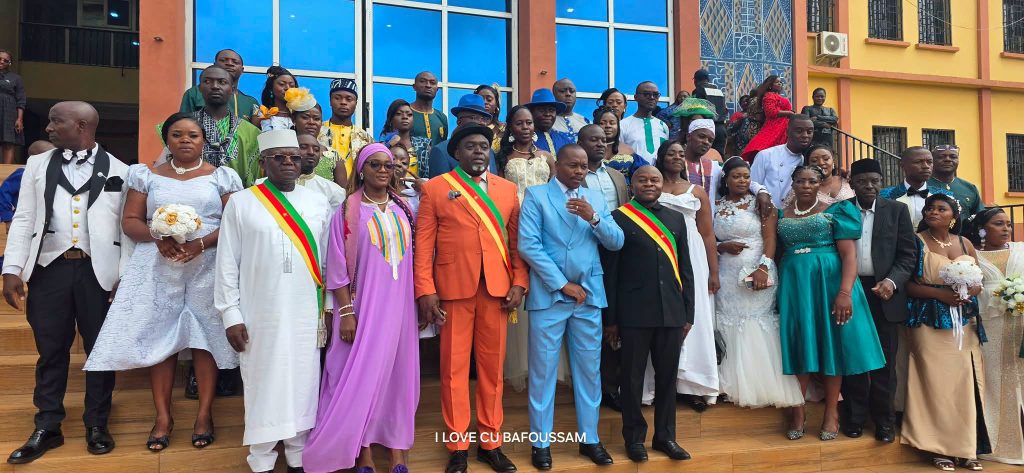 Mariages collectifs 2026 à Bafoussam : 25 couples officialisent leur union lors d’une cérémonie unique