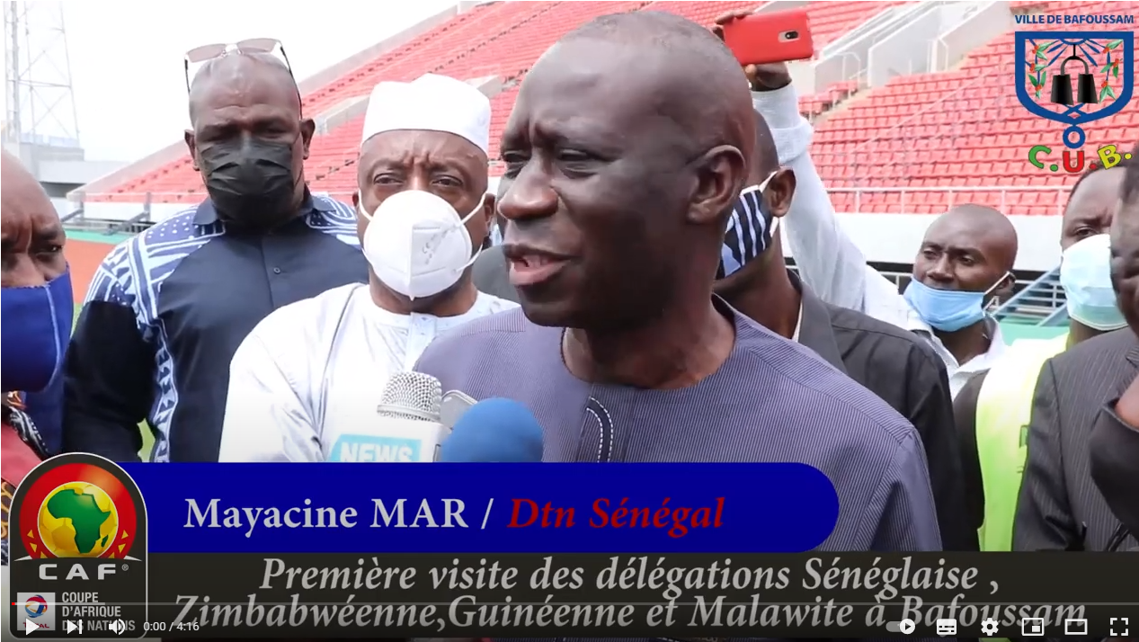 Interview de responsables des sélections de Sénégal du Malawi et de la Guinée lors de la visite du stade de Bafoussam