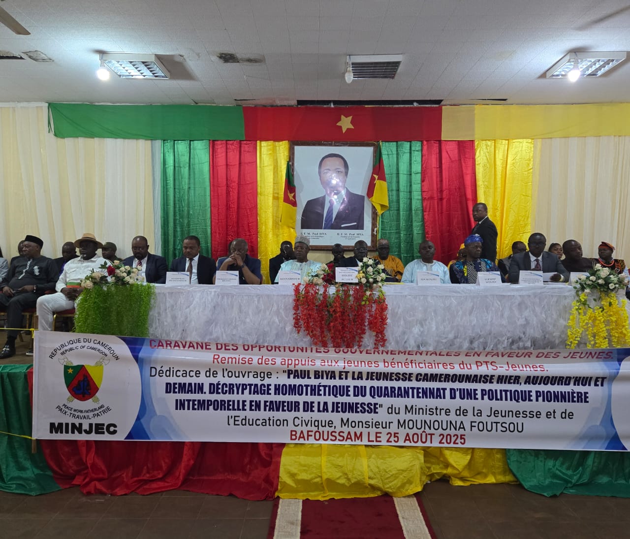 Bafoussam accueille la caravane des initiatives gouvernementales et la dédicace d’un ouvrage hommage à la politique jeunesse du Chef de l’État