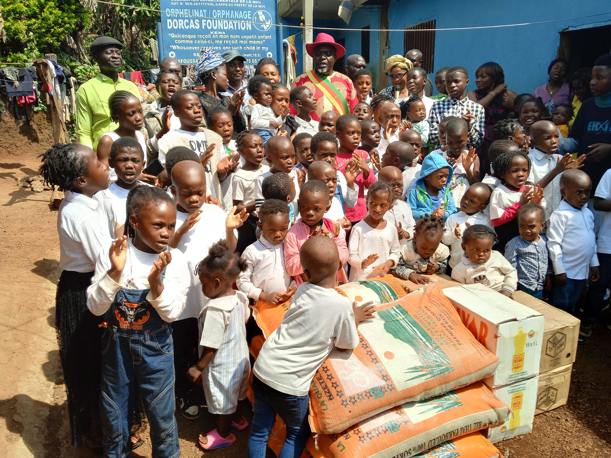 Caravane du Bonheur : La Communauté Urbaine de Bafoussam aux côtés des plus vulnérables