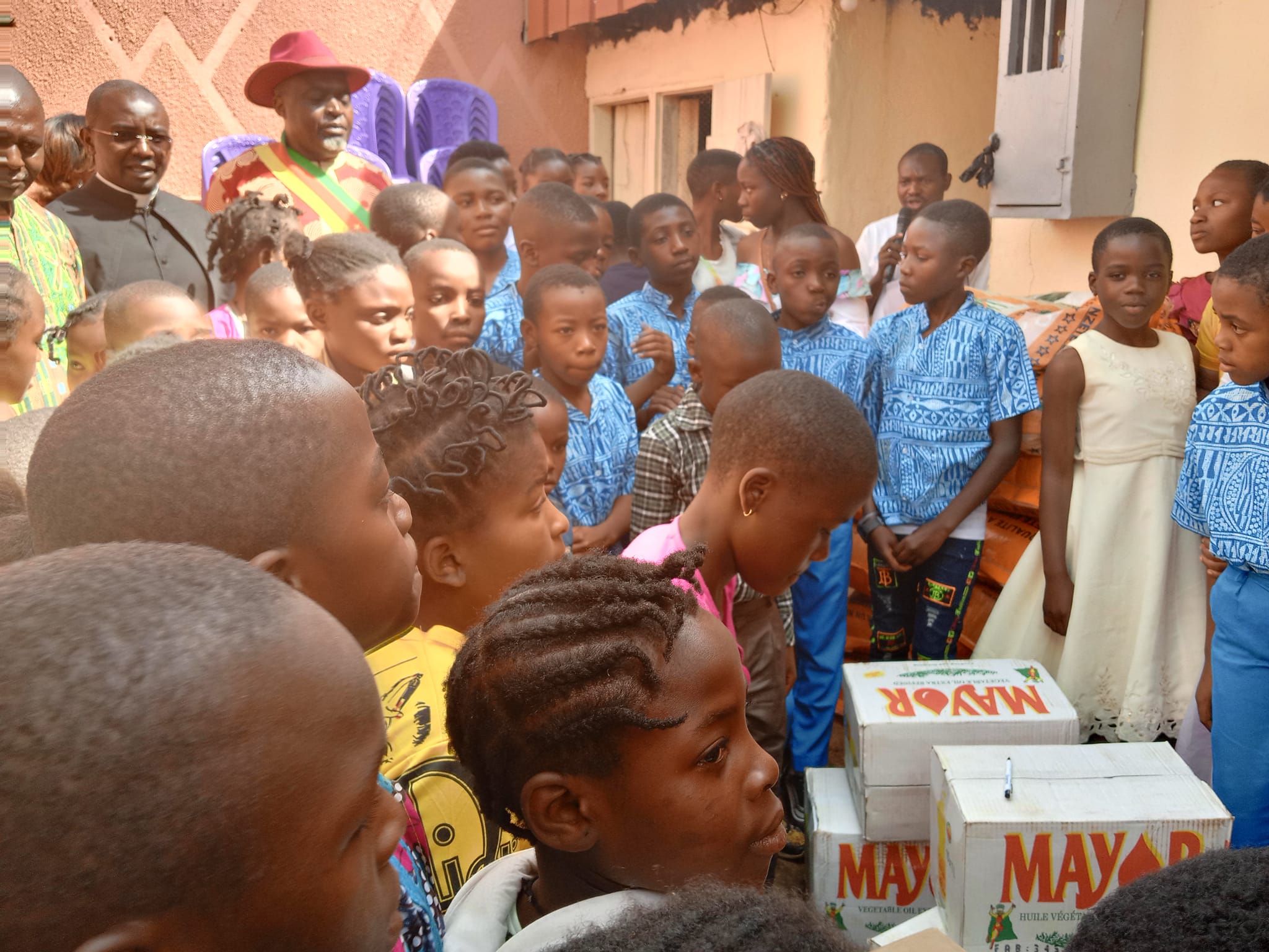 Caravane du Bonheur : Soutien aux Personnes Vulnérables dans la Ville de Bafoussam
