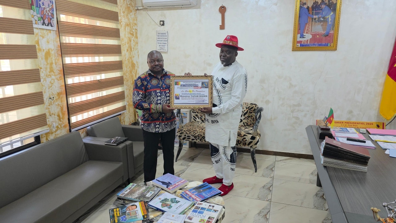 Parapheur Info 1 Le Maire de la Ville de Bafoussam distingué par un Prix Spécial du Management dans les CTD
