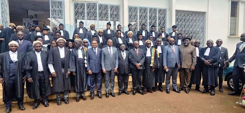 Bafoussam : le Maire de la Ville prend part à la prestation de serment des avocats stagiaires